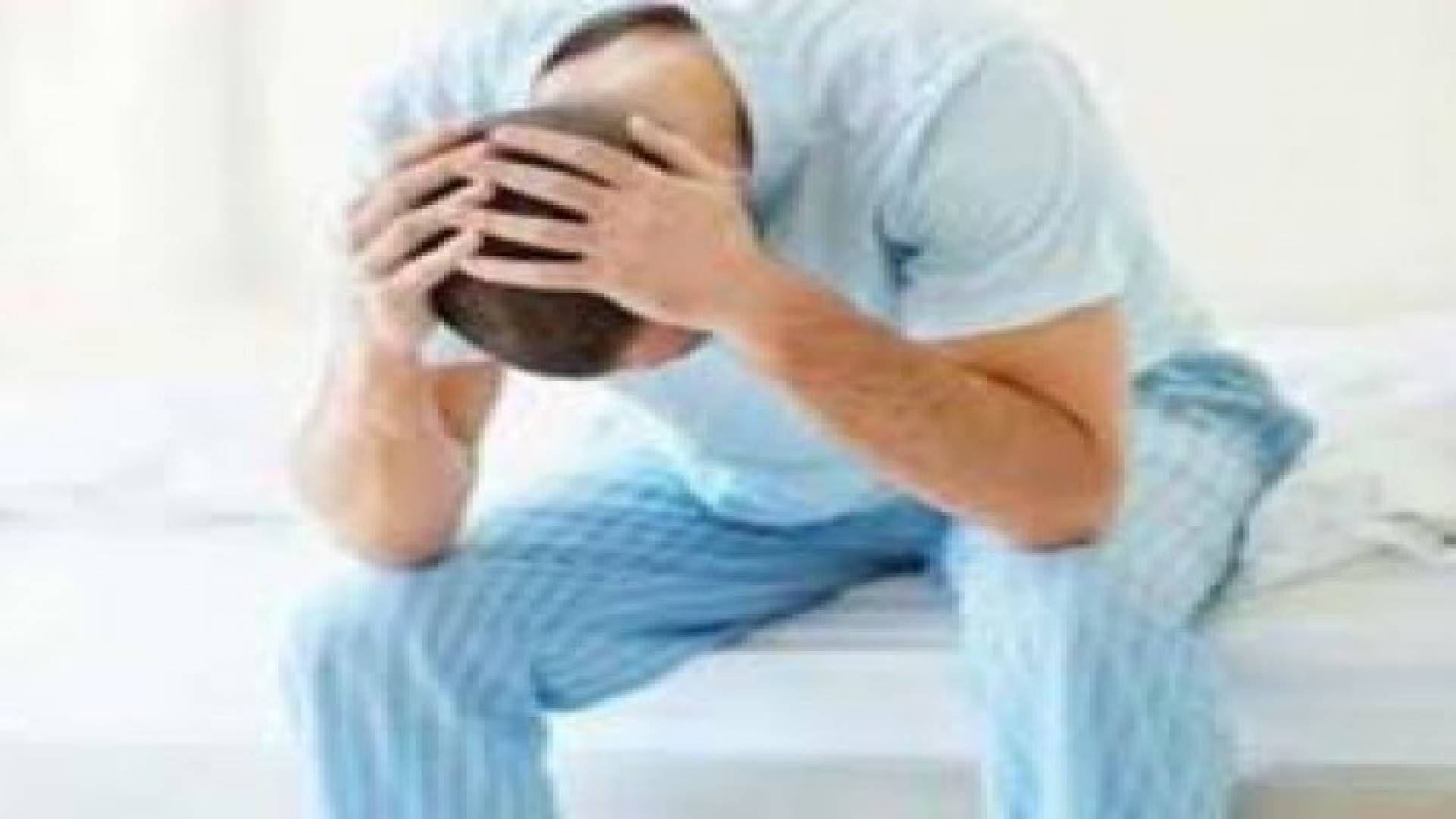 قتل والده أثناء محاولة إدخاله المستشفى.. تفاصيل