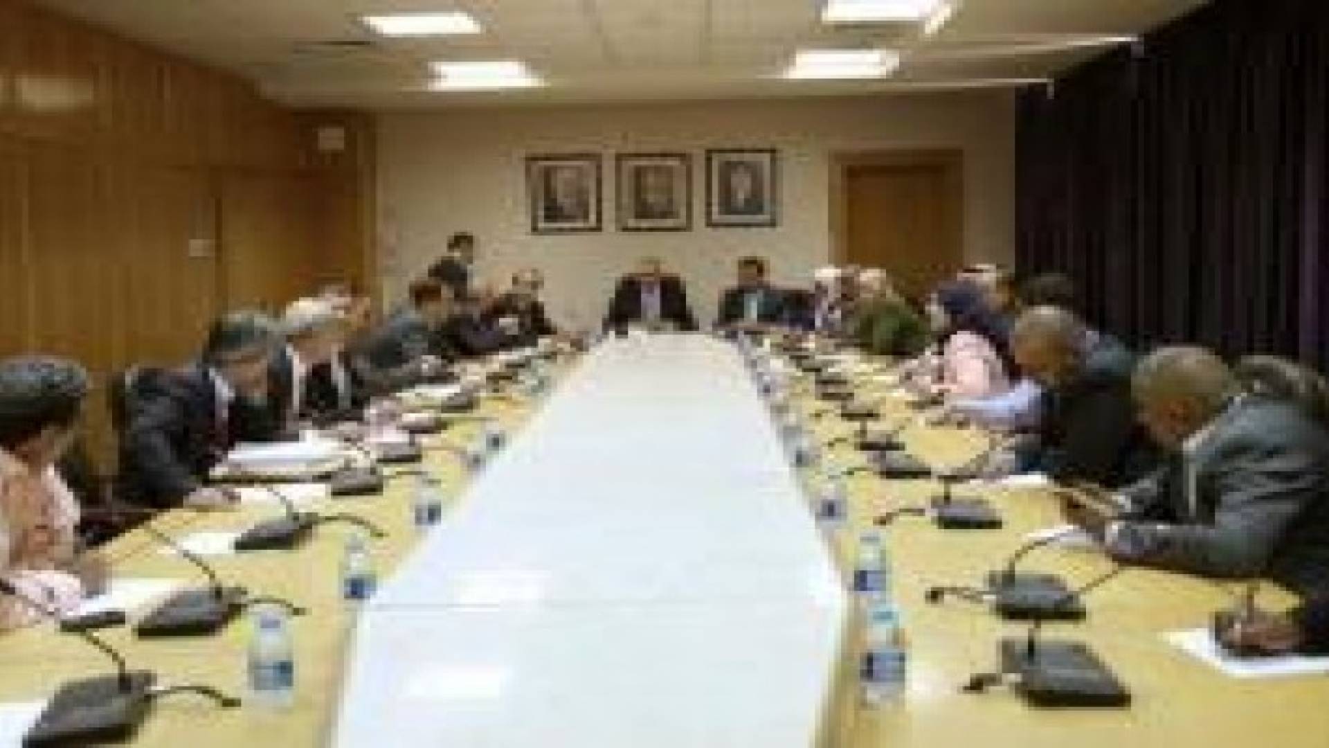 التربية النيابية تلتقي عددا من الامناء العامين للأحزاب