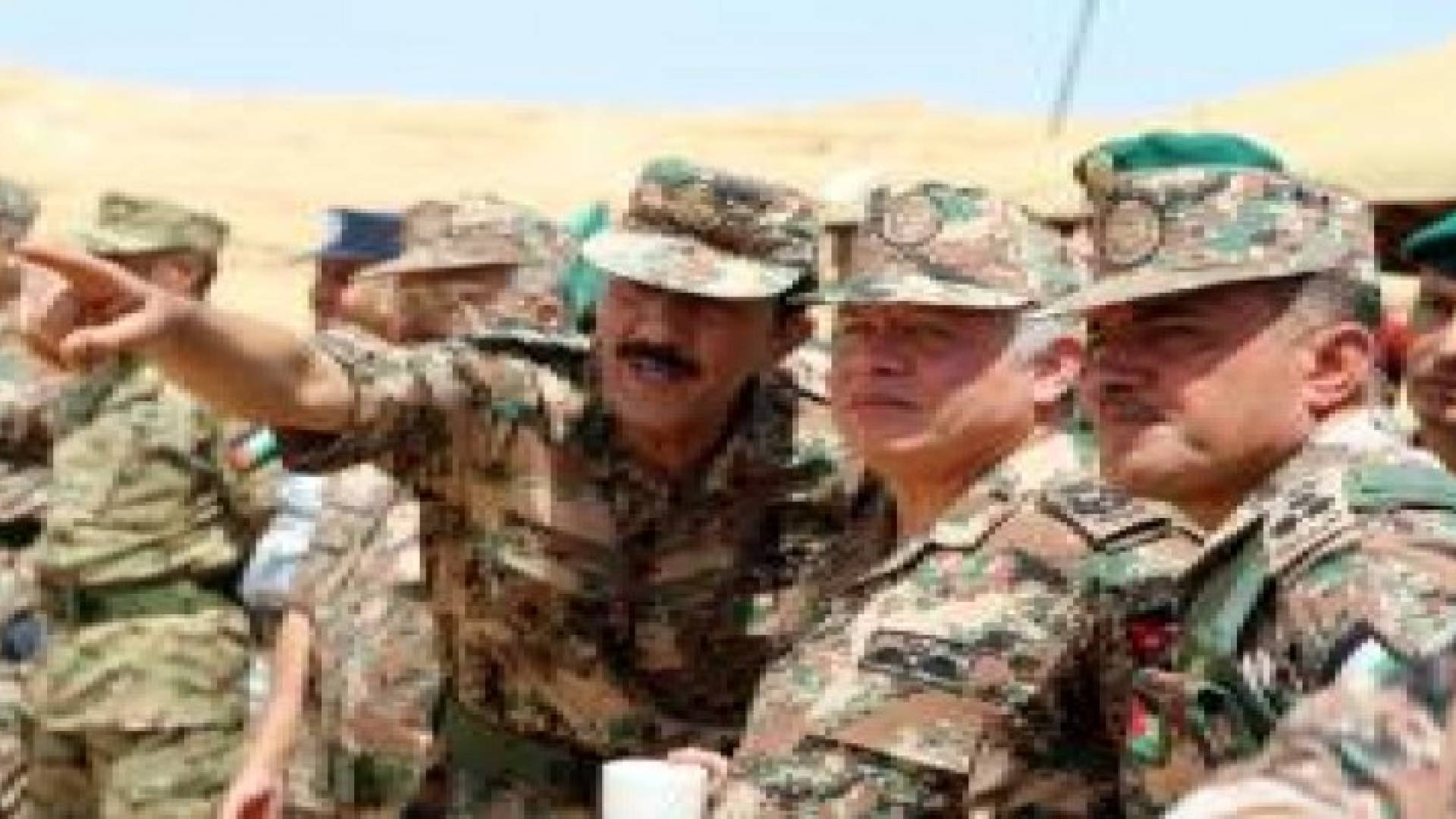 القائد الأعلى يتابع تمرينا عسكريا لاحد تشكيلات القوات المسلحة