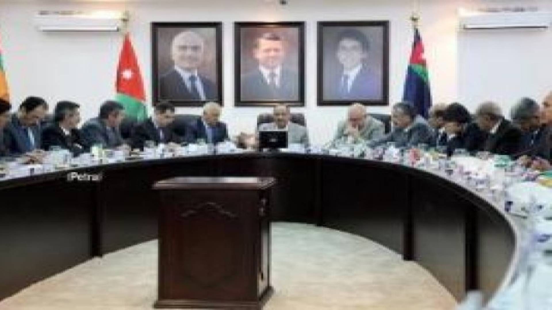 وزير الداخلية : تحقيق التنمية الشاملة سند للحكام الاداريين