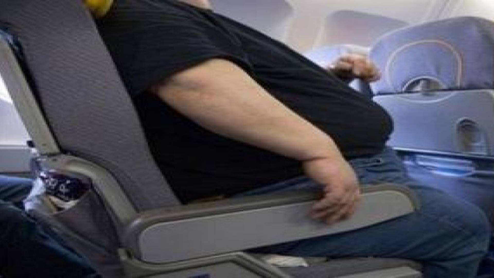 في أوزبكستان..وزن الركاب قبل الحقائب في المطار