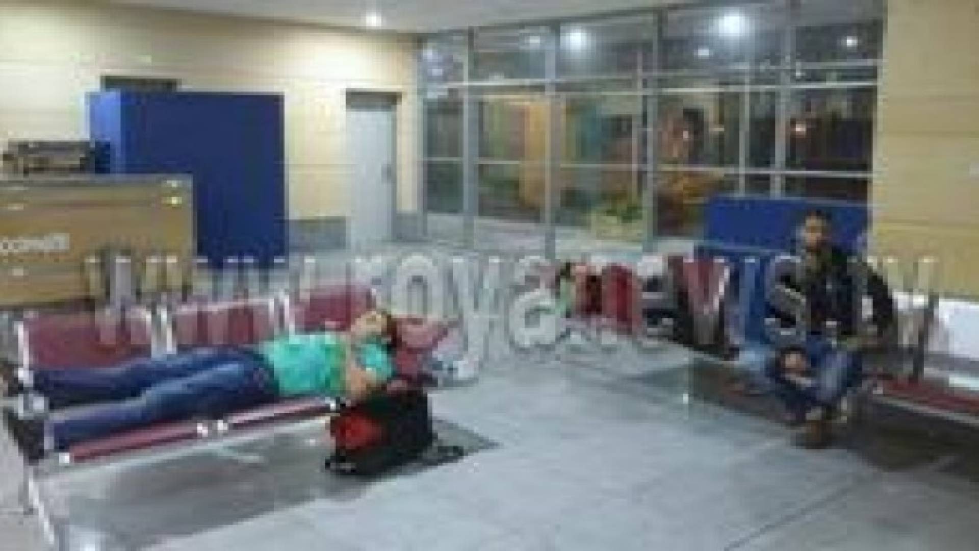 مواطن أردني يدعي انه عالق في مطار القاهرة منذ تسعة ايام .. تفاصيل