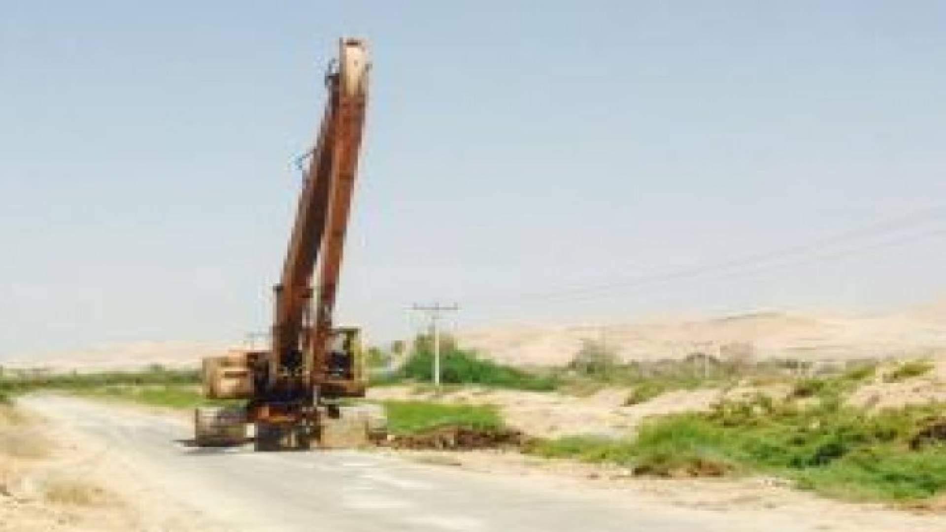 سلطة وادي الأردن تباشر بتنظيف قناة "الغور الشرقية"