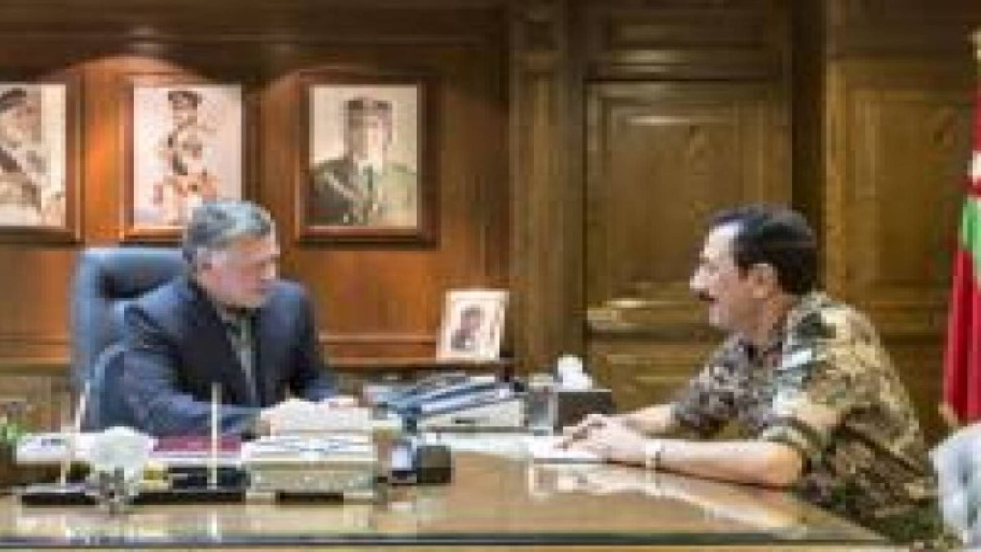 الملك يزور القيادة العامة