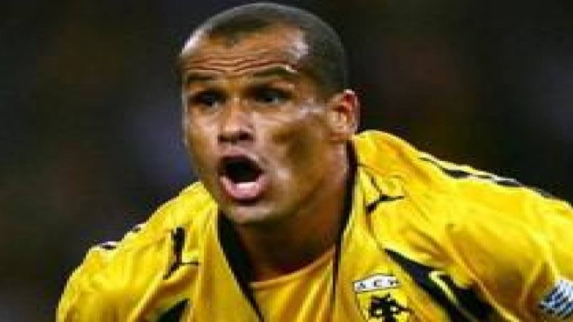 ريفالدو يعتزل كرة القدم