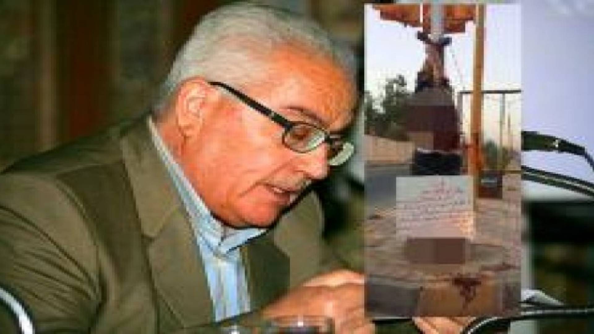 داعش يذبح أهم شخصية "أثرية "ويعلقه على عمود بالطريق