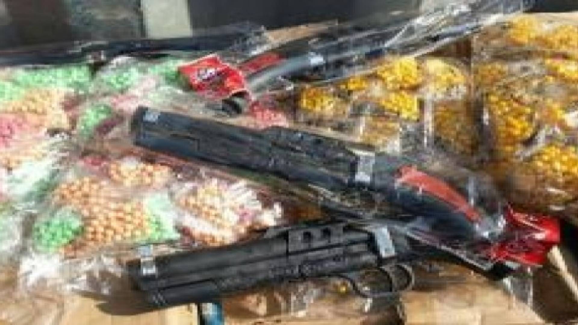 احباط تهريب "194920" مسدس خرز ومنشطات جنسية