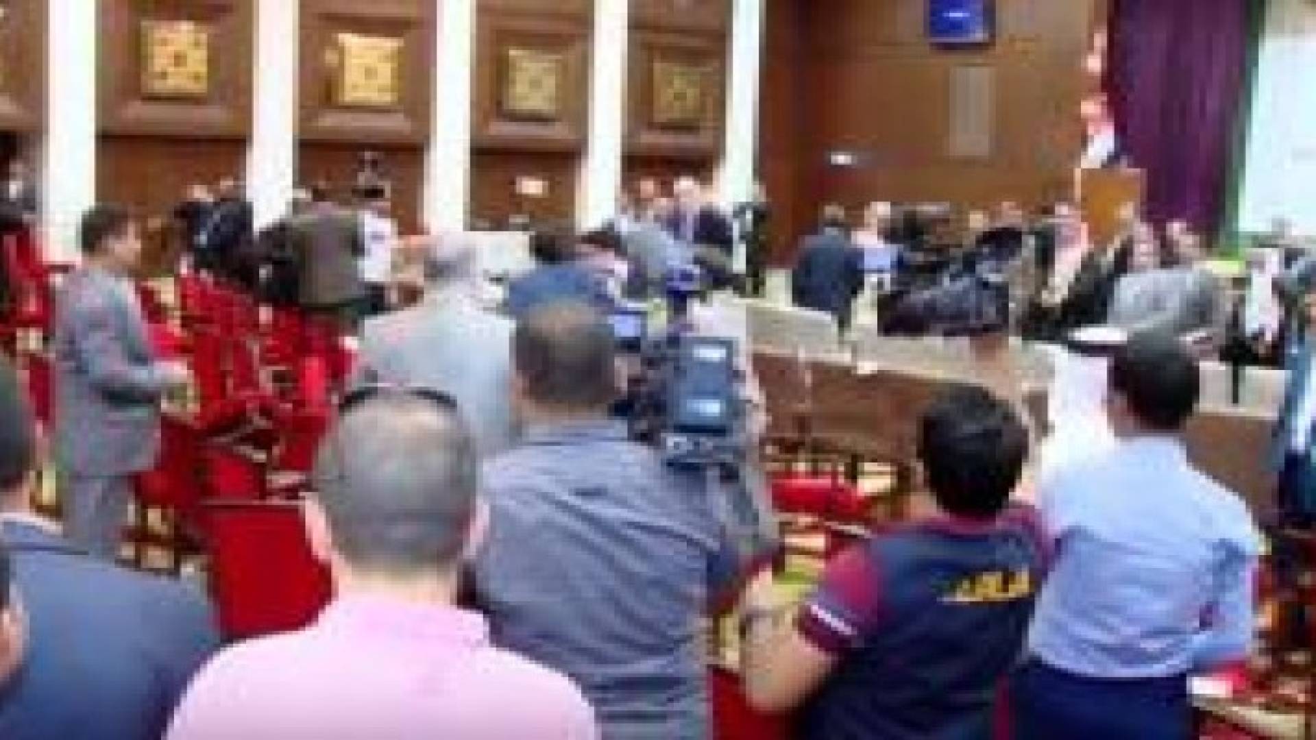 معركة "عشائرية" في مؤتمر تحرير الأنبار .. فيديو