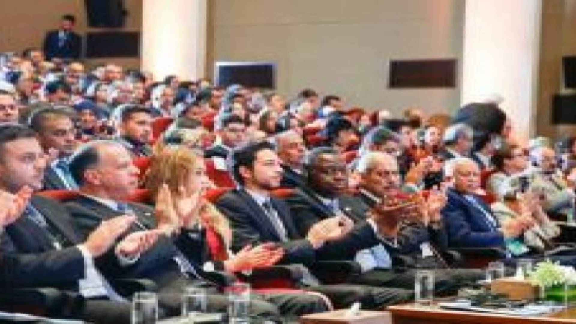 ولي العهد: هذا ما أراه في شباب الأردن والعالم .. صور