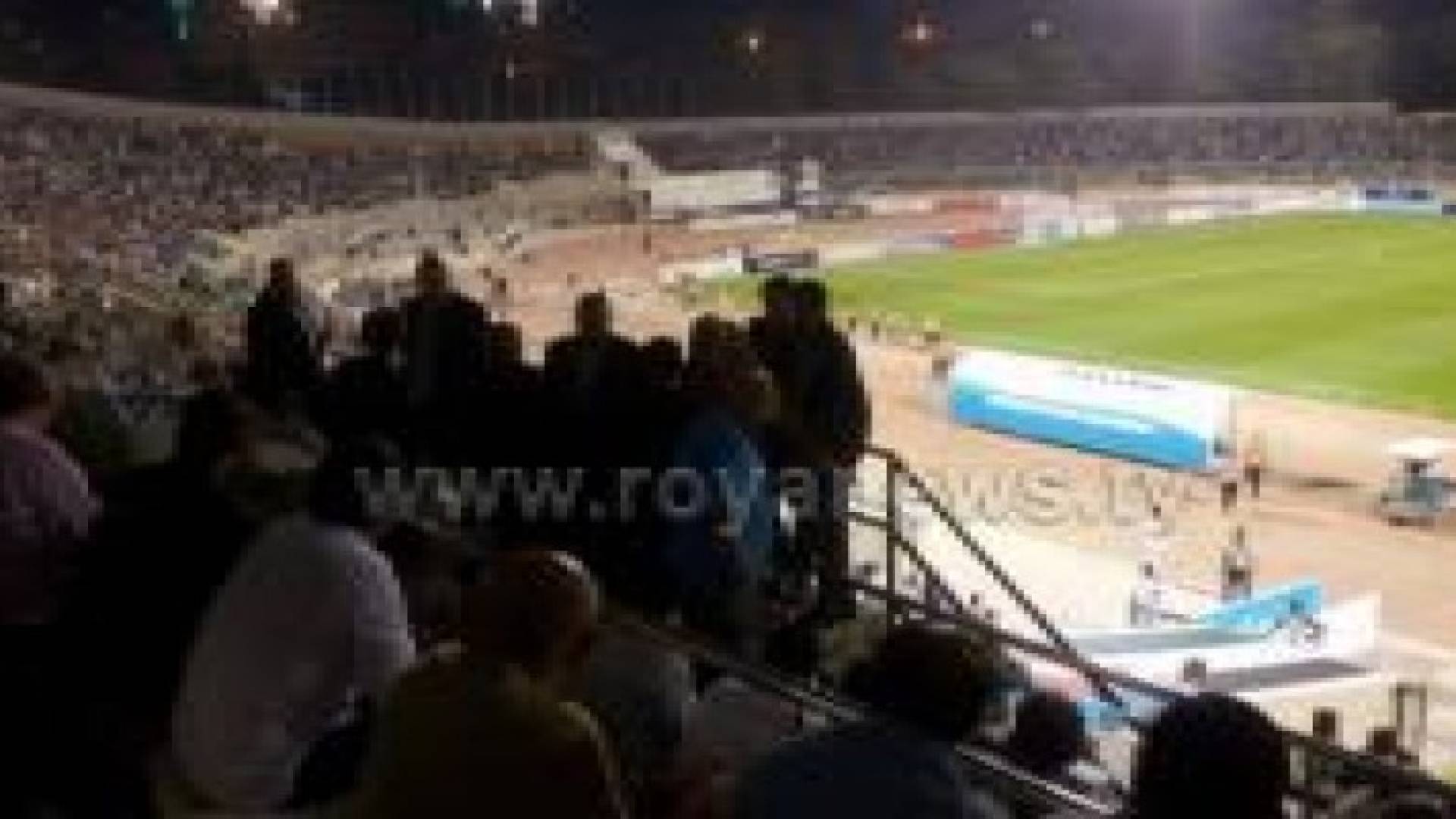 السفيرة الأمريكية تحضر مباراة الفيصلي والوحدات.. صور