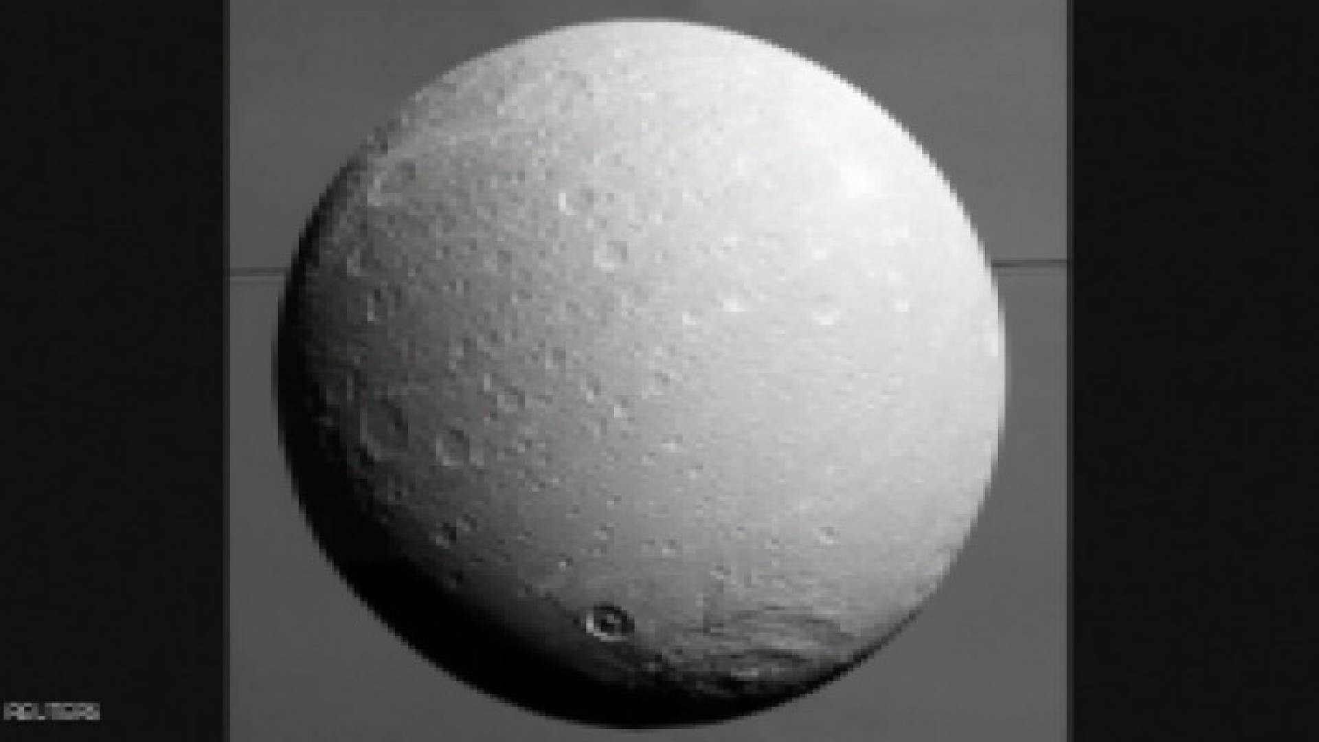 صور جديدة لقمر زحل "ديوني"