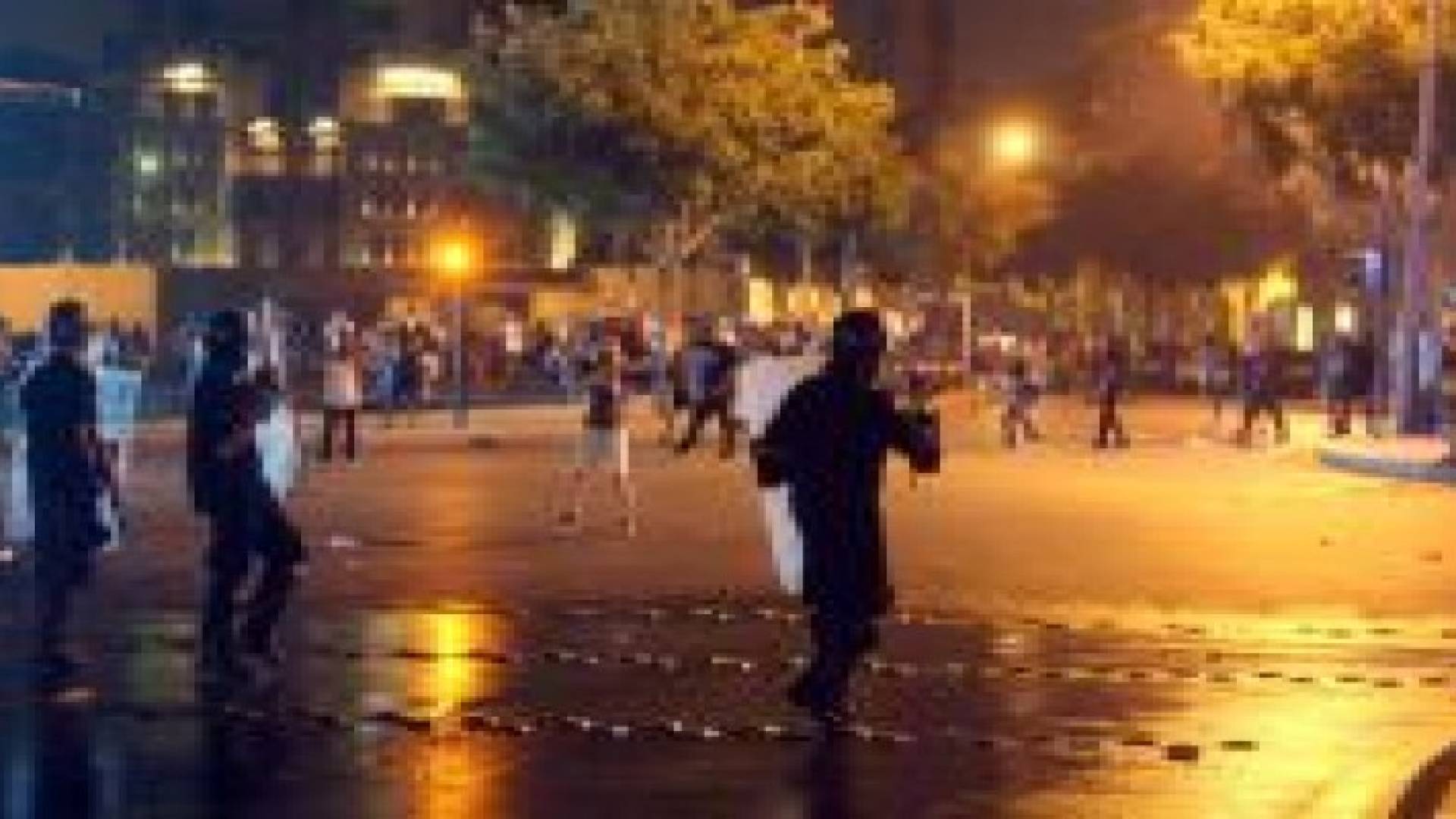 لبنان: جرحى بمواجهات بين الأمن ومتظاهرين بسبب النفايات