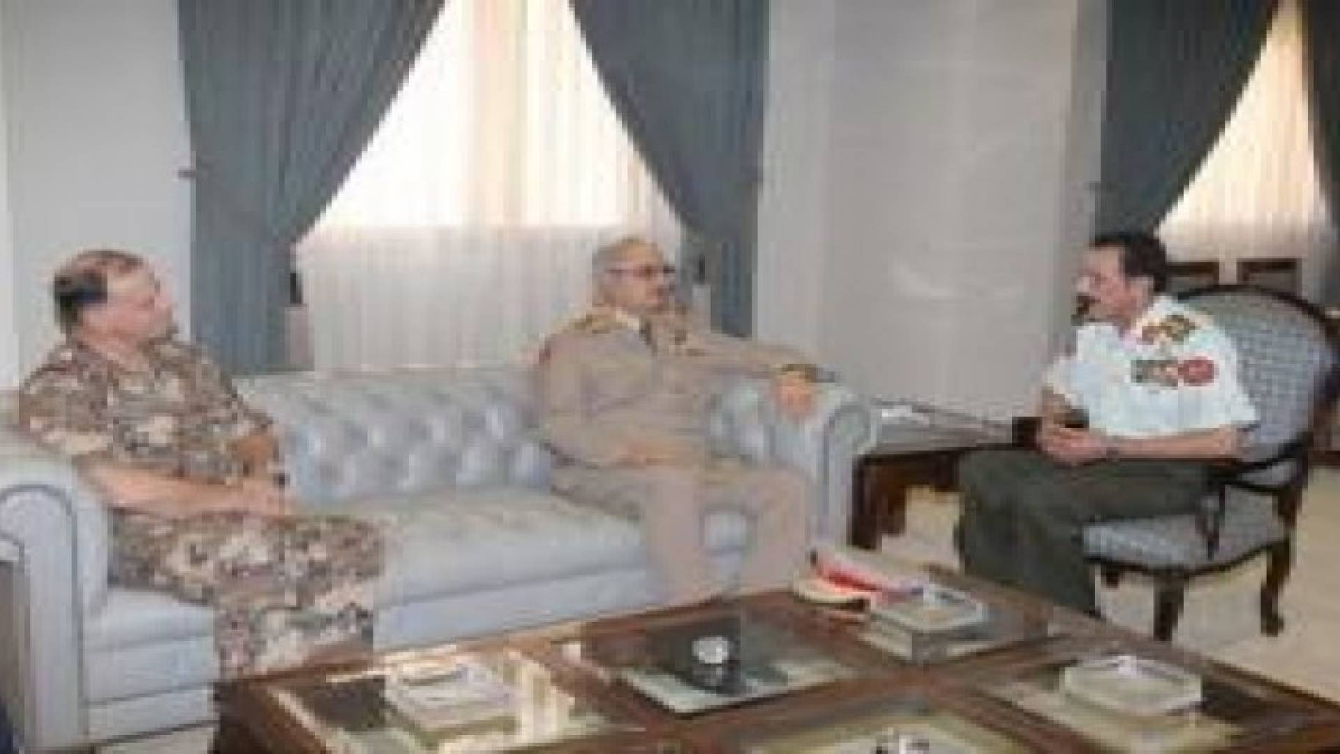 رئيس هيئة الاركان يستقبل القائد العام للجيش الليبي