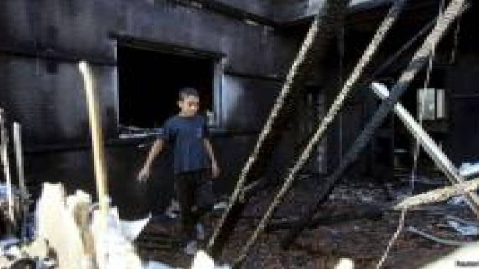 مستوطنون يحرقون منزلا بنابلس في الضفة الغربية