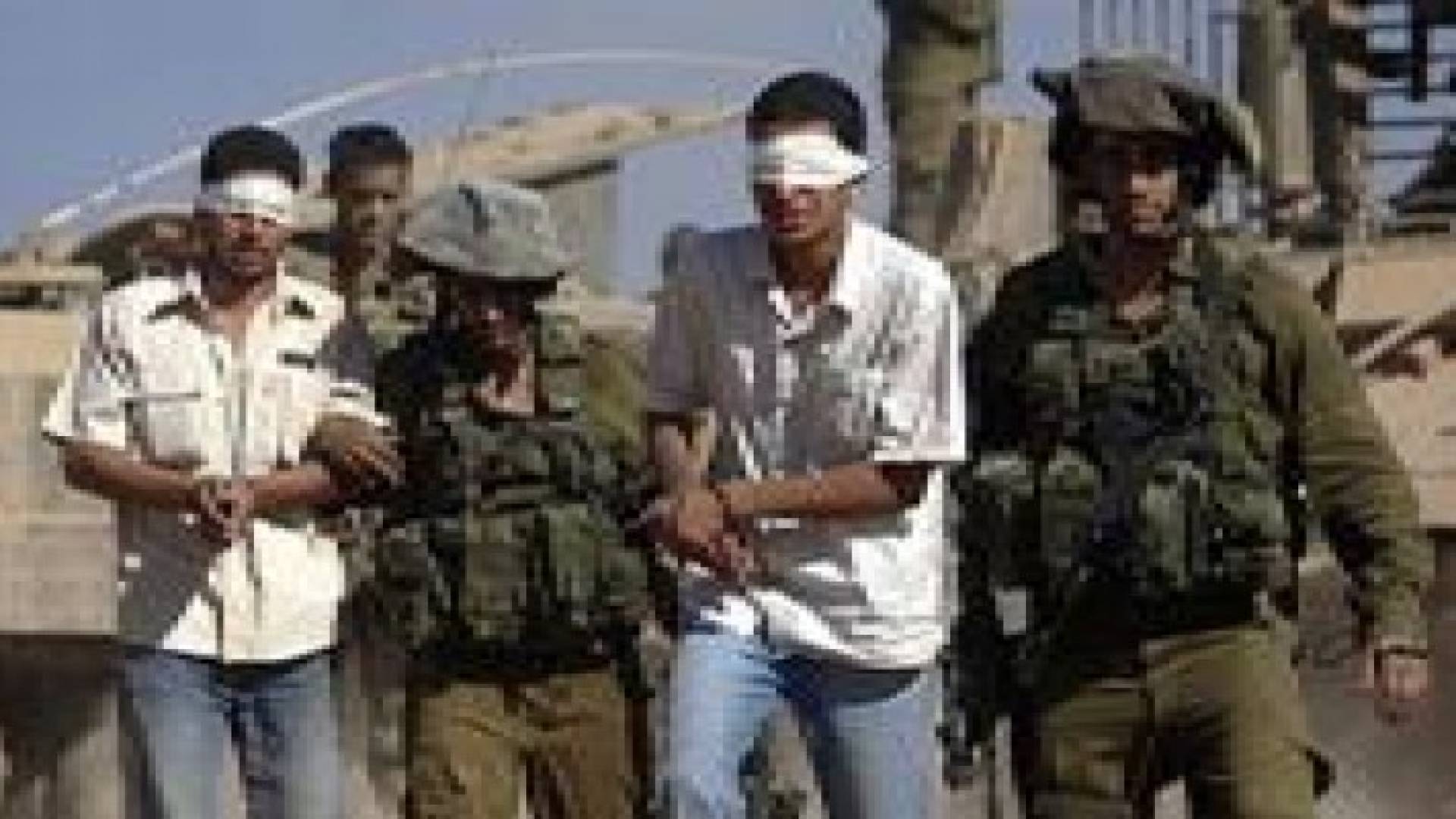 قوات الاحتلال تعتقل 8 شبان غرب بيت لحم