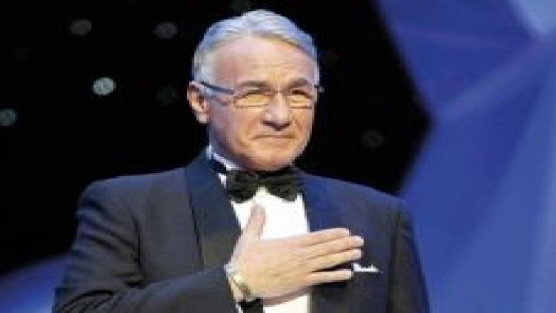 من هم الفنانون الخمسة الذين تنبأ فلكي شهير بموتهم قريبا؟