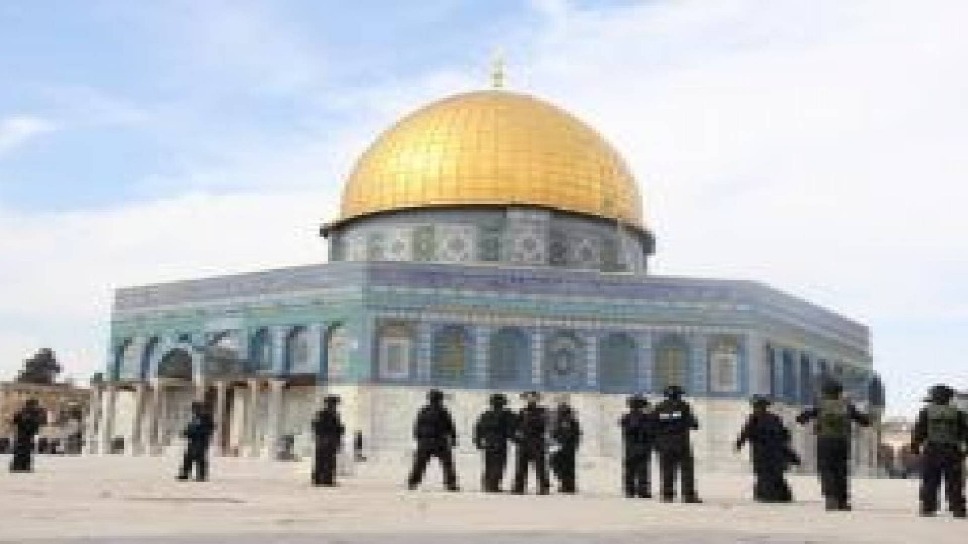 الأردن يدين اغلاق الأقصى ويعلن عن تعيين 122 موظفا في "الأوقاف"