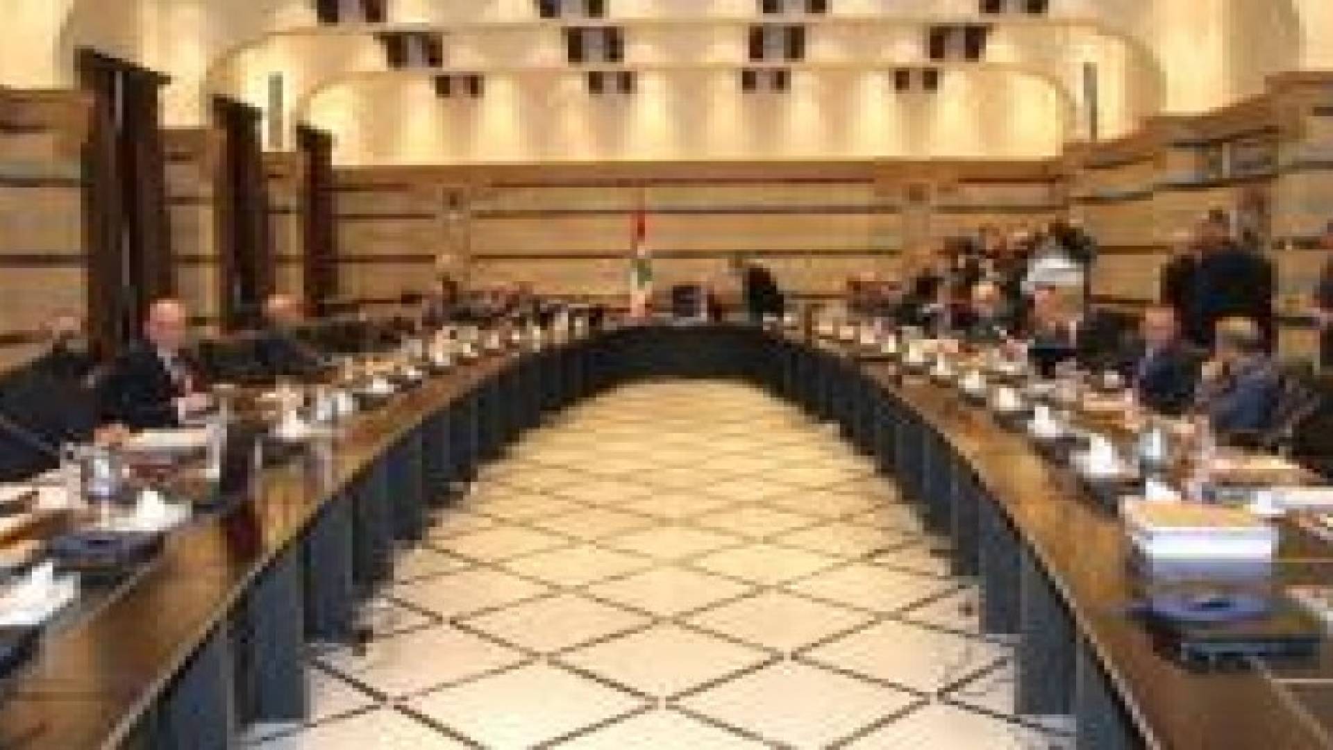 لبنان.. حزب الله وتكتل التغيير يقاطعان جلسة الحكومة