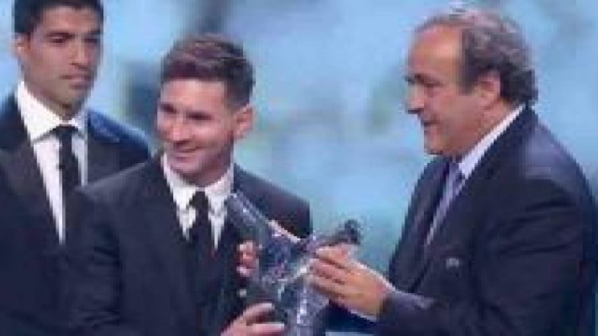 ميسي يتوج بجائزة أفضل لاعب في أوروبا لعام 2015