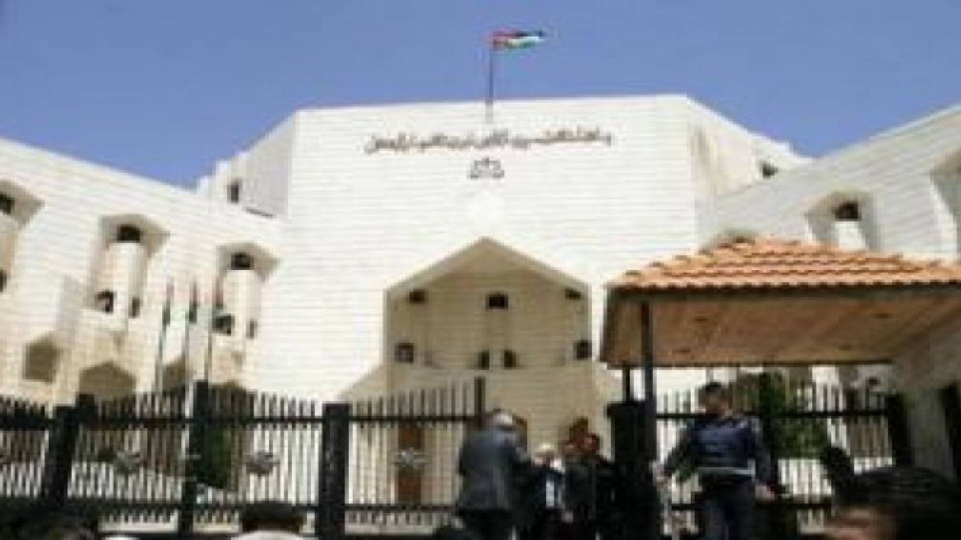 الأشغال الشاقة لأربعيني هتك عرض طفل (7) مرات