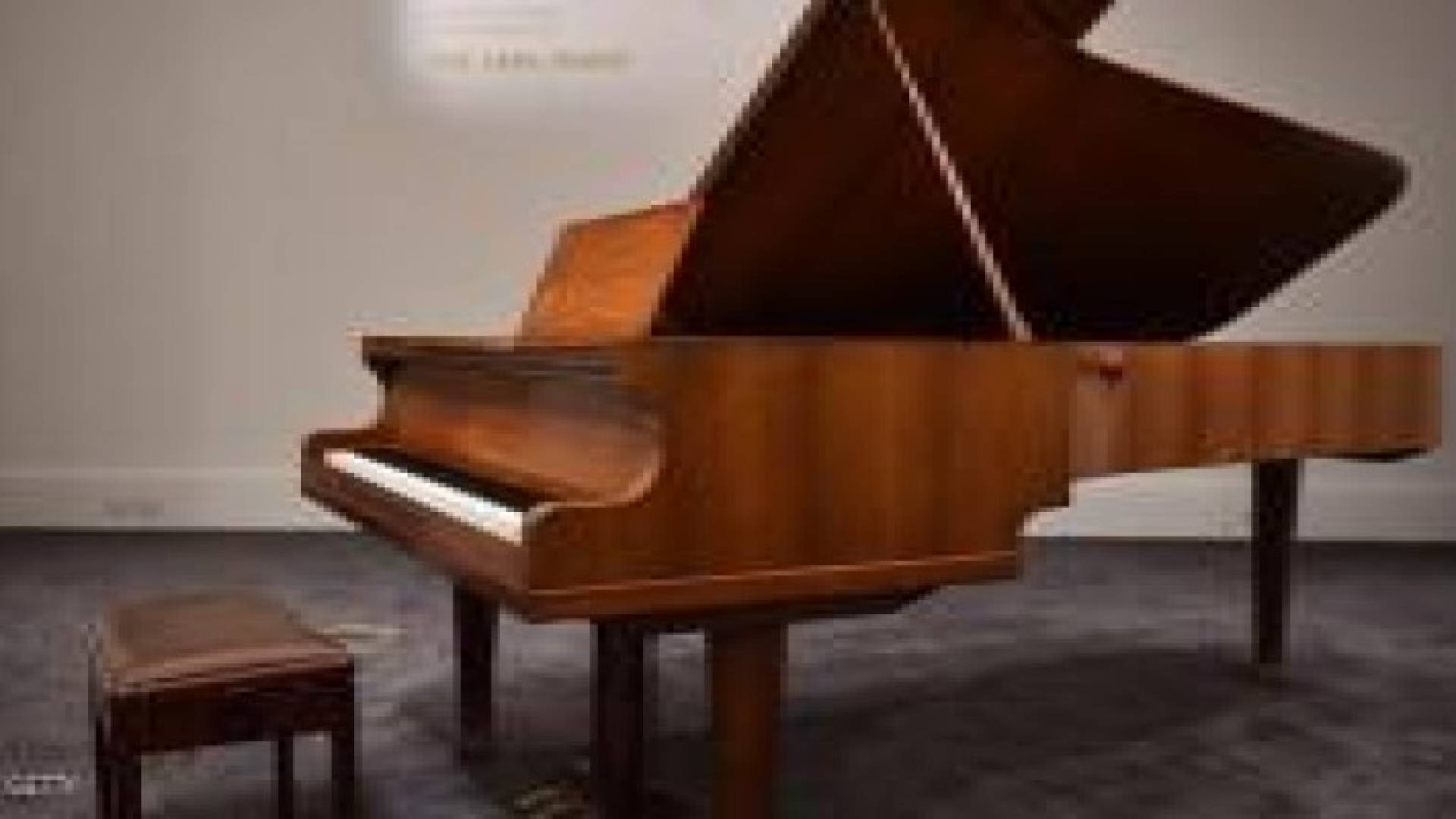 بيانو فريق آبا بمزاد مقابل 1.24 مليون دولار