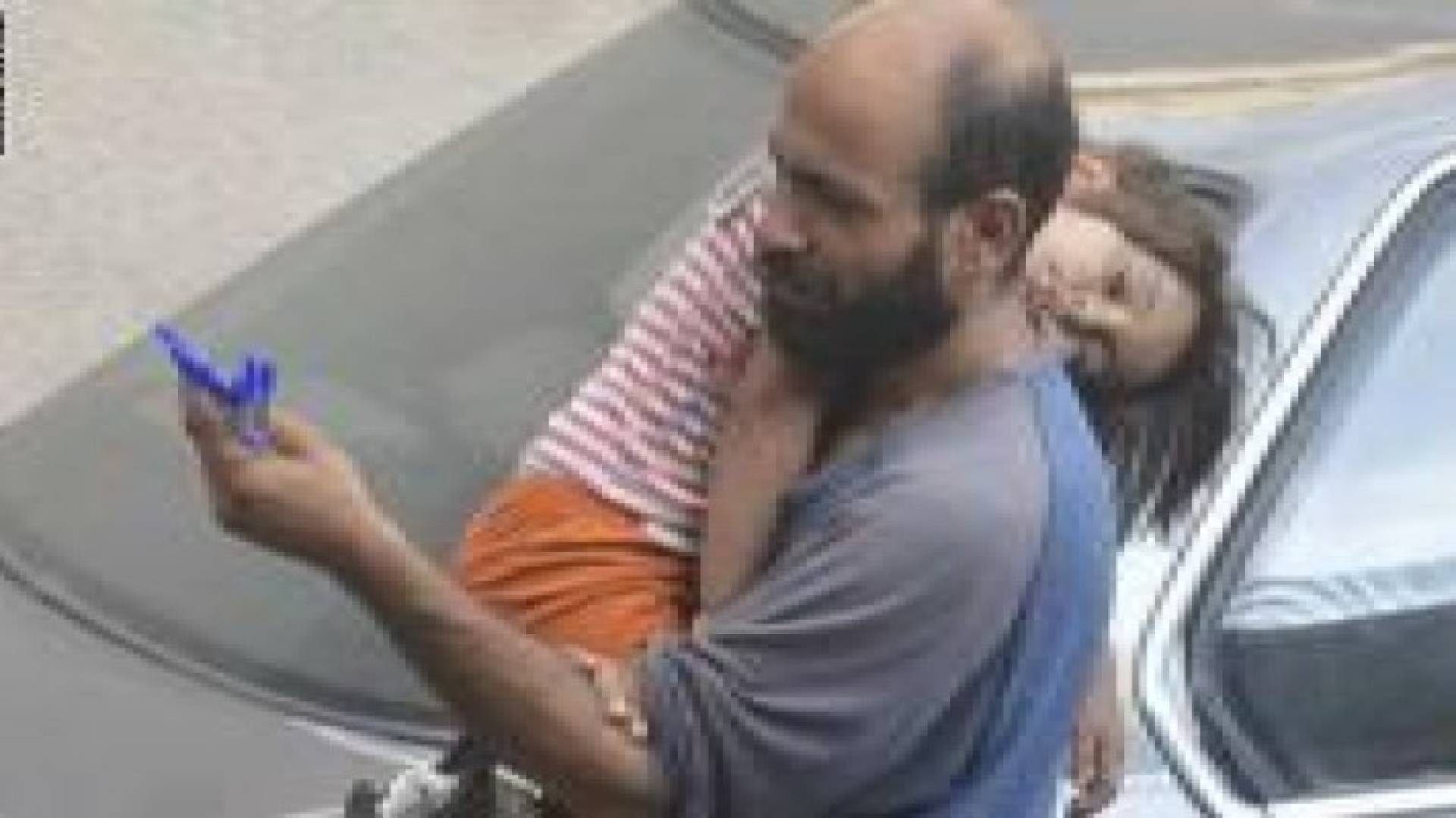 حملة تبرعات تجمع أكثر من 75 ألف دولار لـ"بائع الأقلام" السوري في 24 ساعة