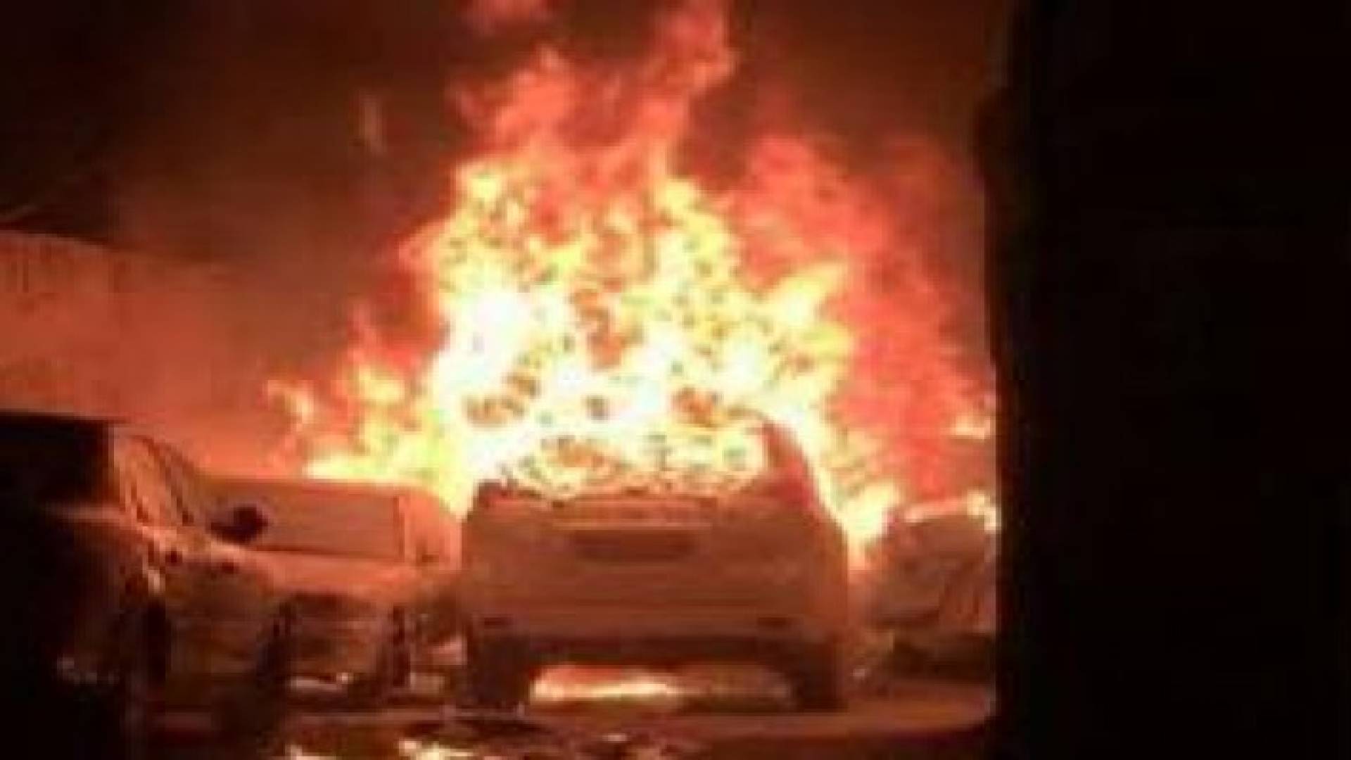 اضرام النيران بسيارة للمستوطنين في الطور