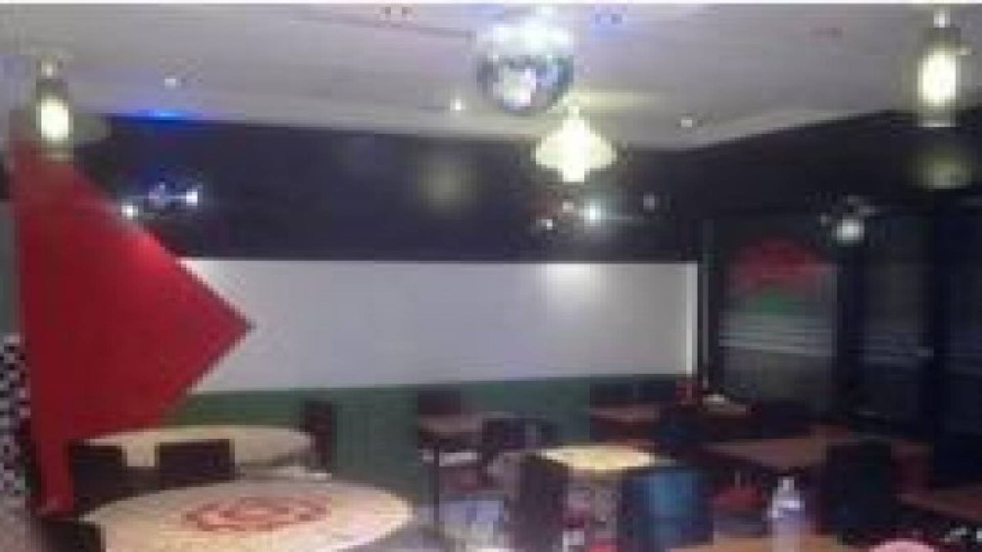 أول مقهى في باريس بنكهة فلسطينية