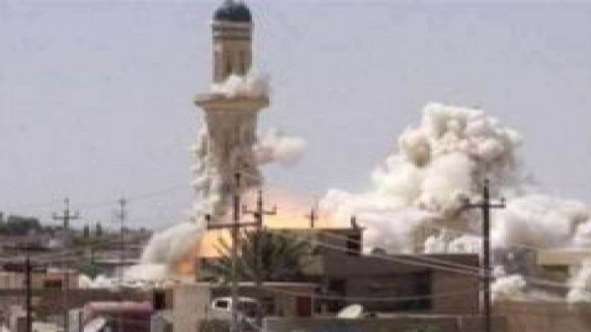 عصابة داعش تفجر أقدم مسجد في جنوب الموصل