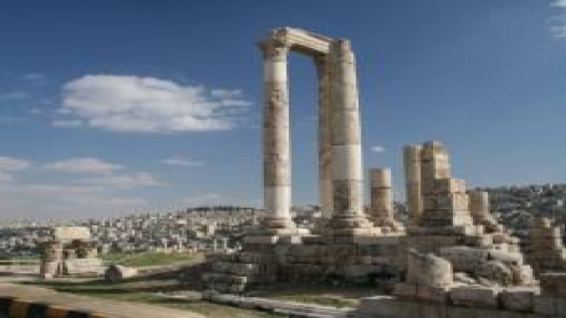 طقس الأحد: انخفاض على درجات الحرارة وعودة الأجواء الصيفية المعتدلة