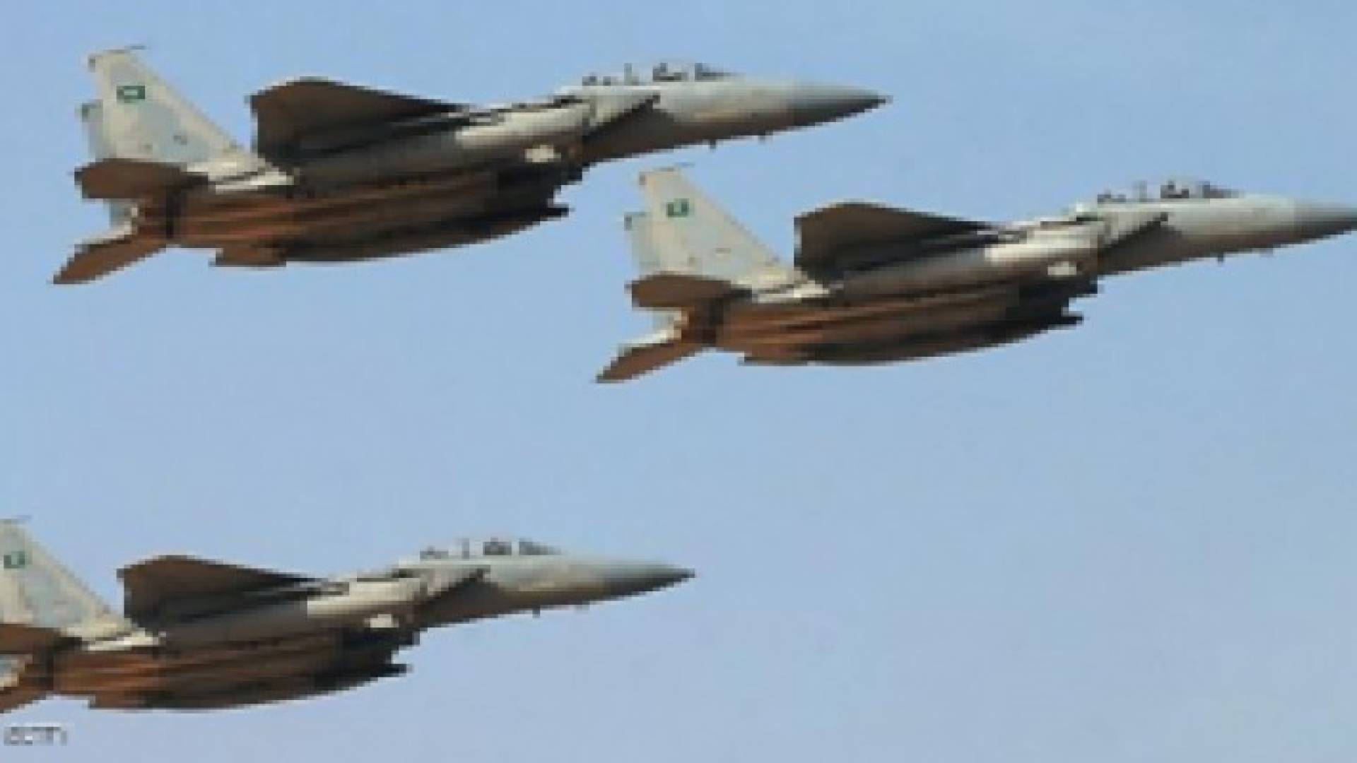 التحالف يقصف مواقع للمتمردين في شبوة