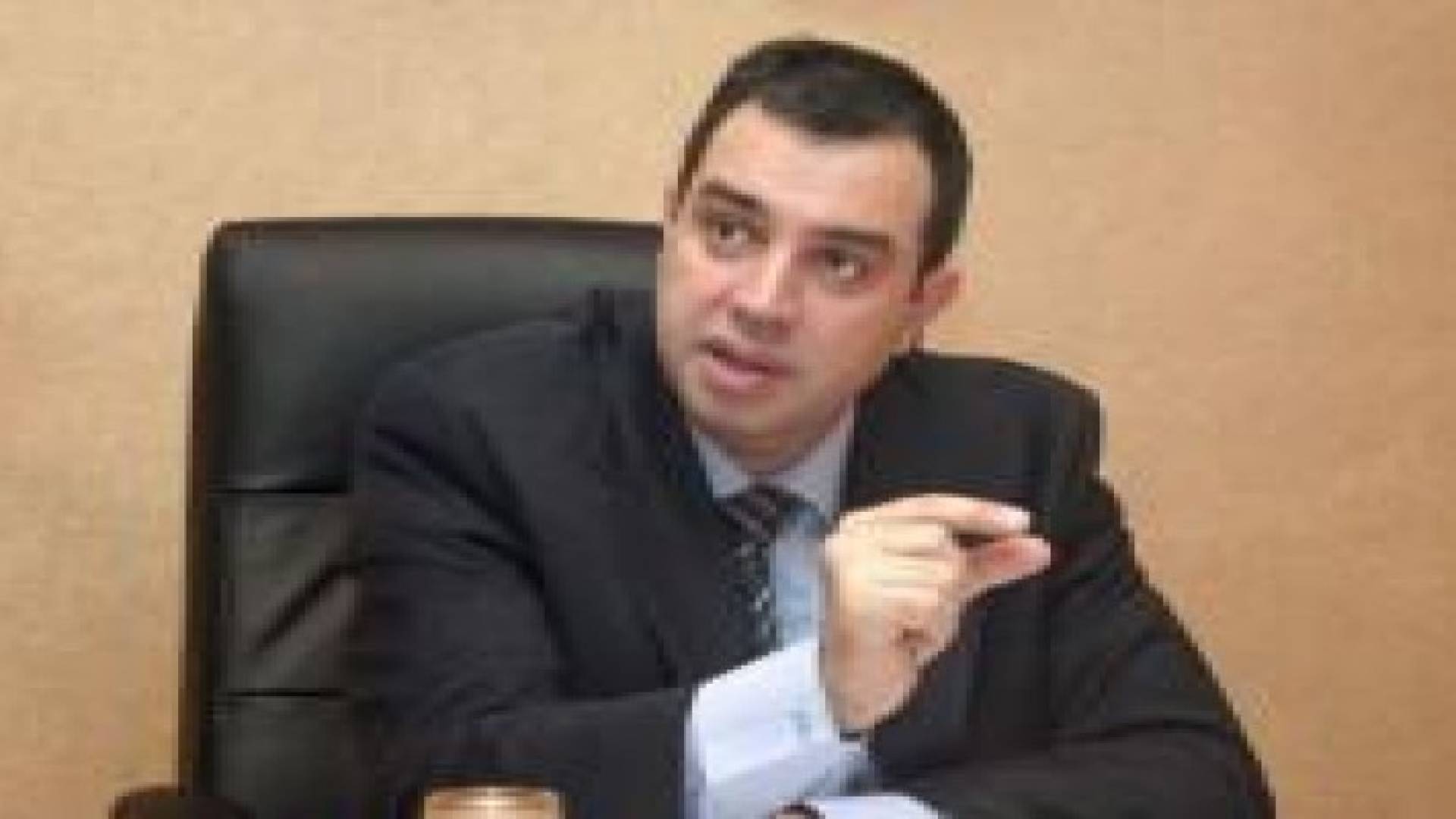 وزير التخطيط يزور مشروع مركز زها الثقافي في محافظة الطفيلة