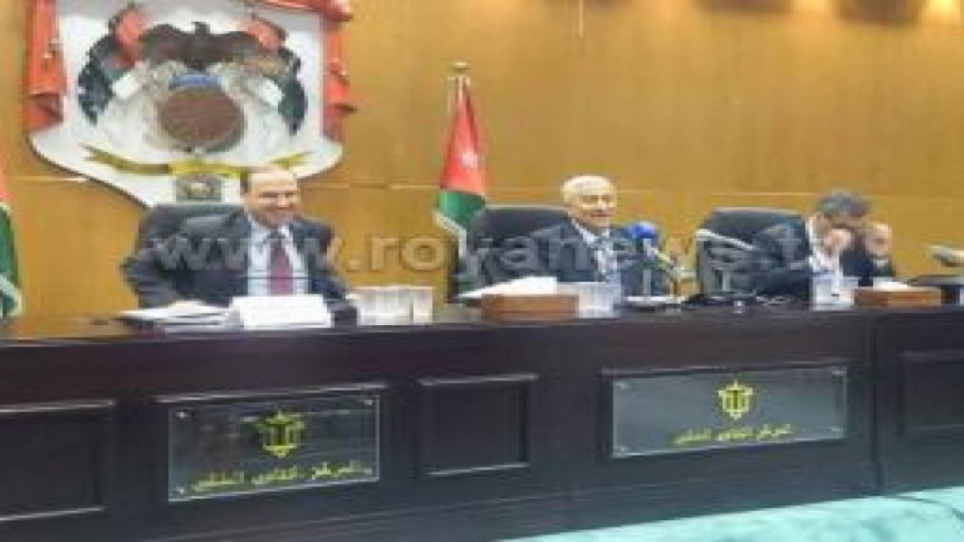 النسور يعلن أبرز ملامح قانون الانتخاب الجديد .. تفاصيل