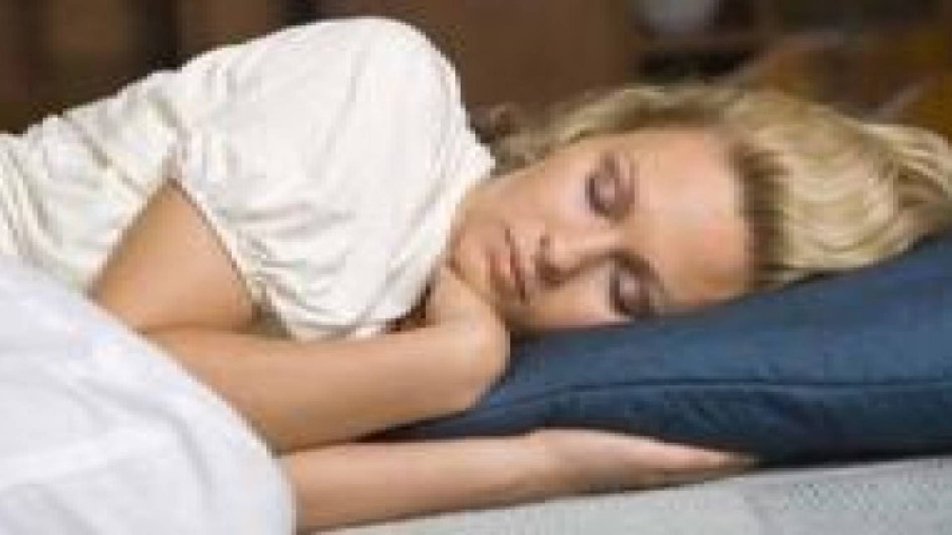 العلماء يحددون درجة الحرارة المثالية للنوم