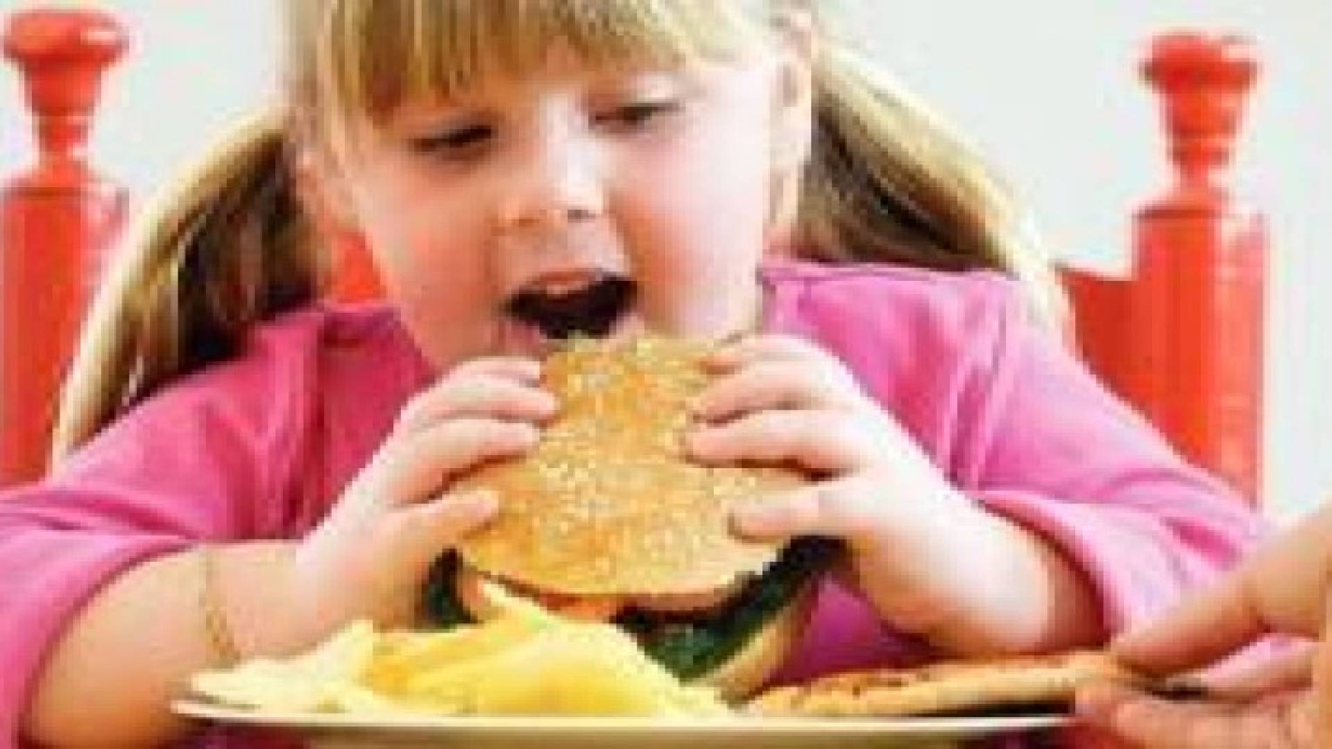 البنت الكبرى أكثر ميلا إلى البدانة