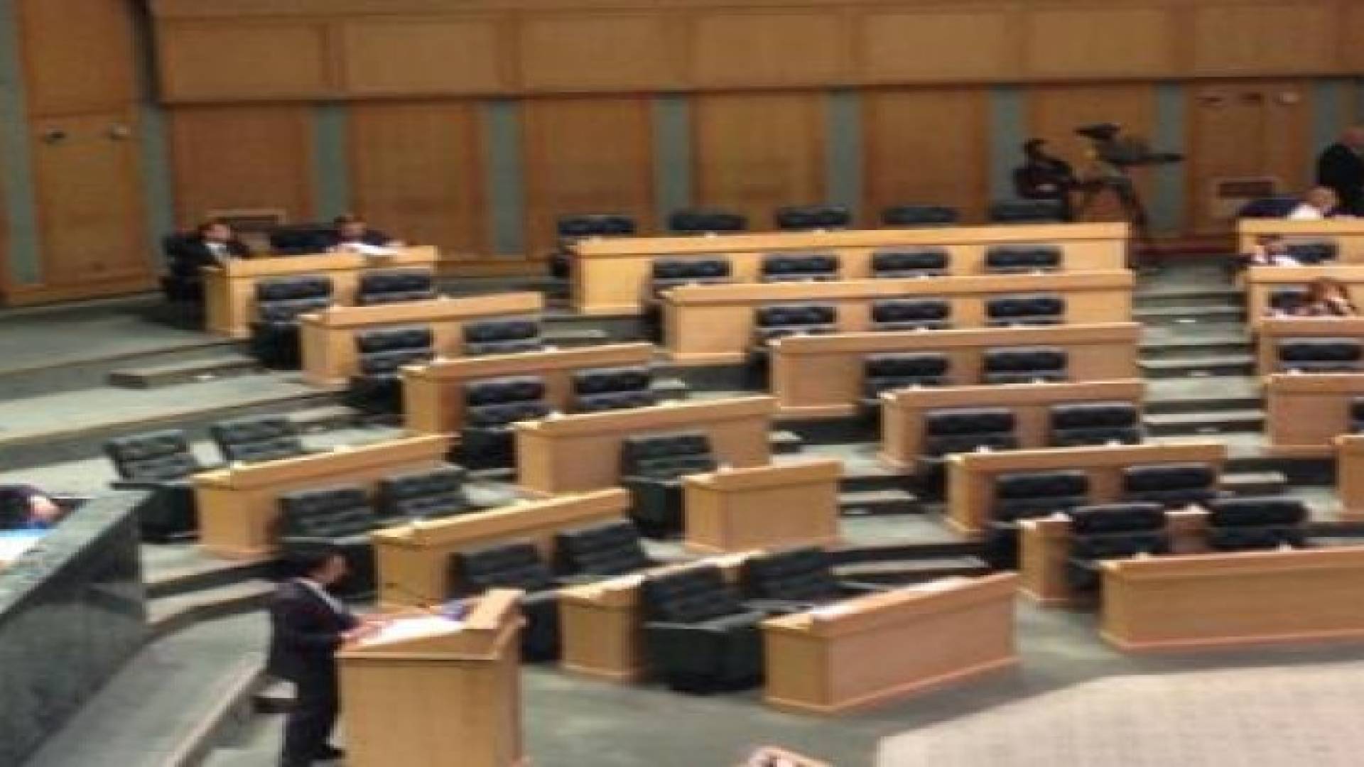 اسماء النواب الذين حضروا وغابوا عن الجلسة الصباحية