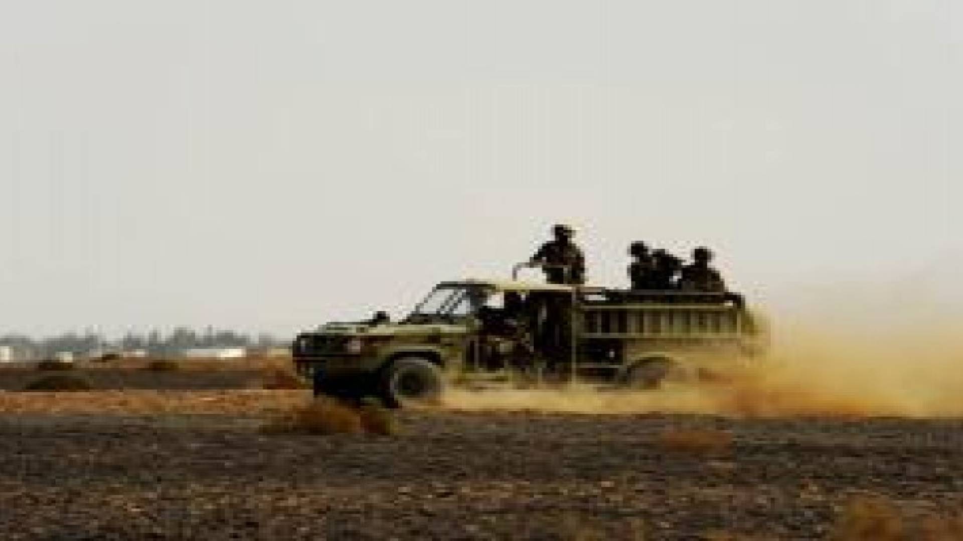 قوات حرس الحدود تتعامل مع متسللين من الأراضي السورية