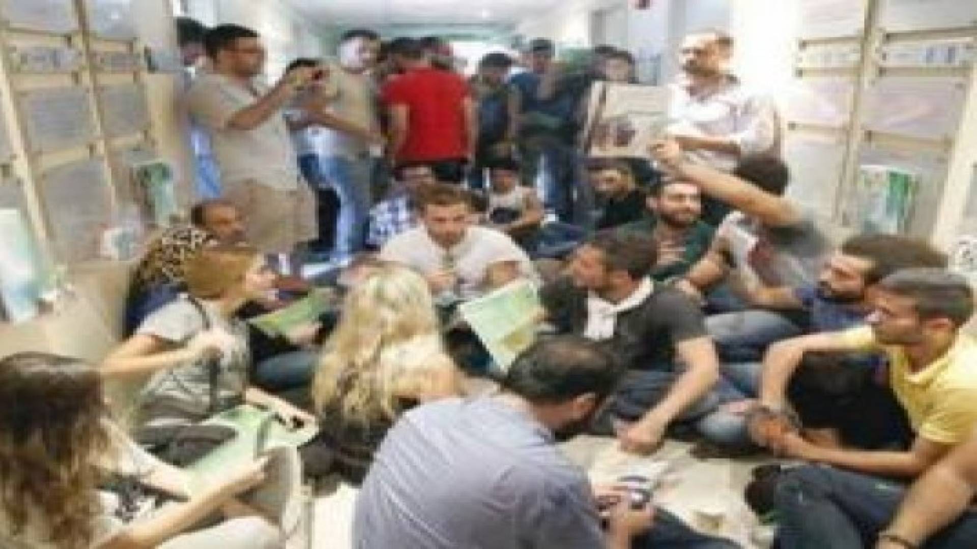 (طلعت ريحتكم) تصعد في لبنان