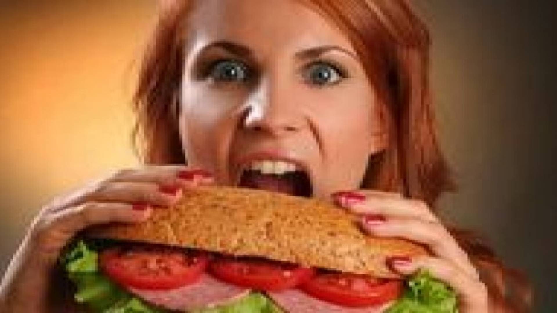 العلماء يبرهنون أن الغذاء يسبب الإدمان لدى البدناء