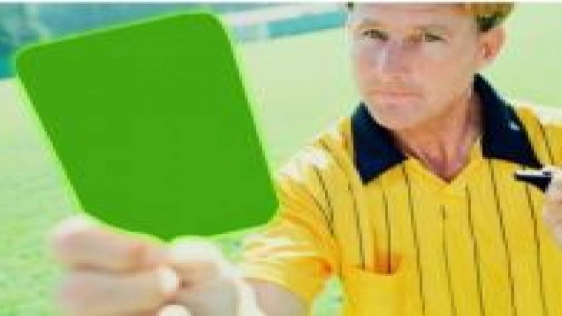 بطاقة خضراء" في الملاعب الإيطالية" لحسن السلوك