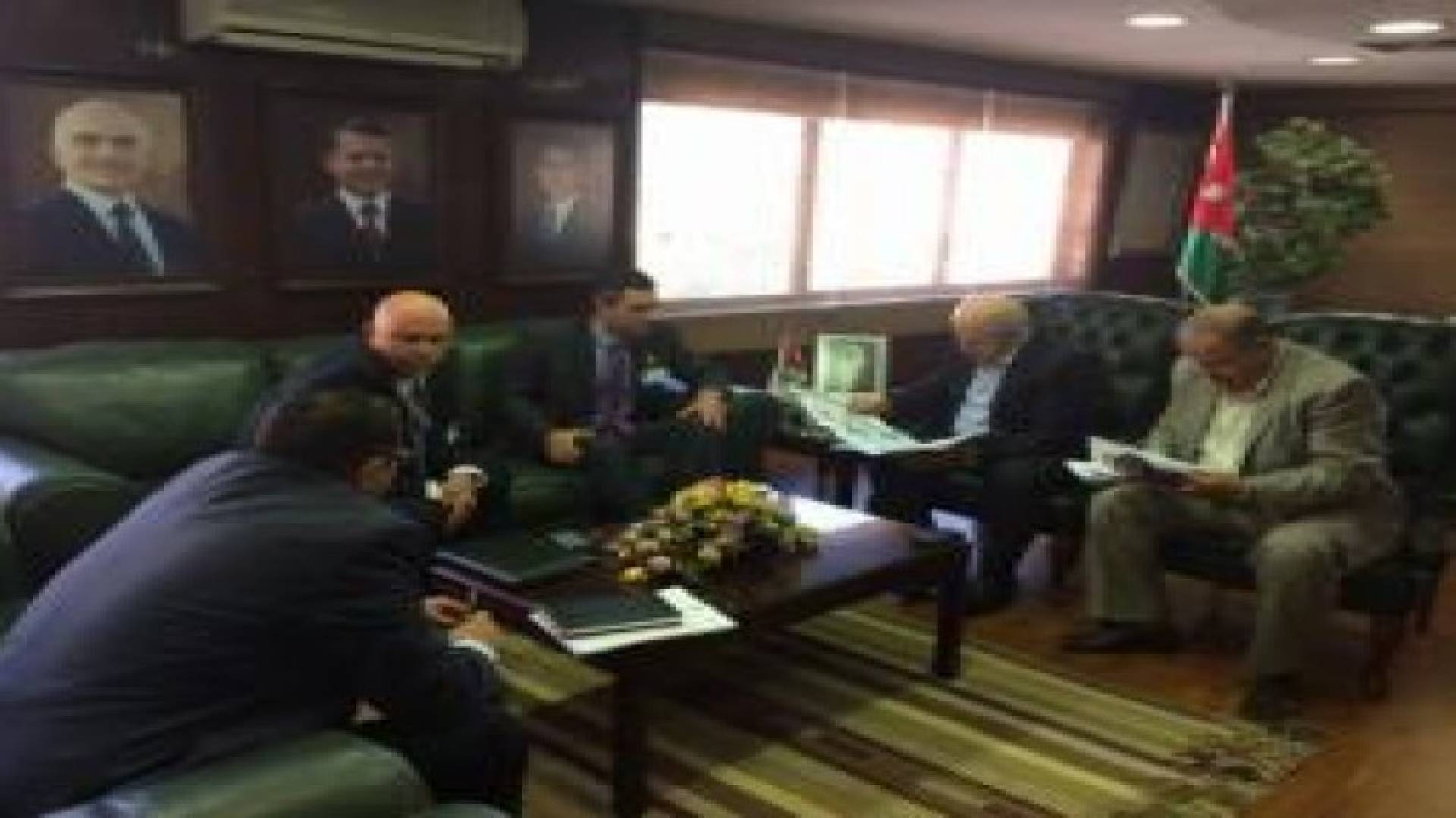 وزير المياه والري يطلب مساعدات عاجلة بقيمة 3.8 مليون دولار