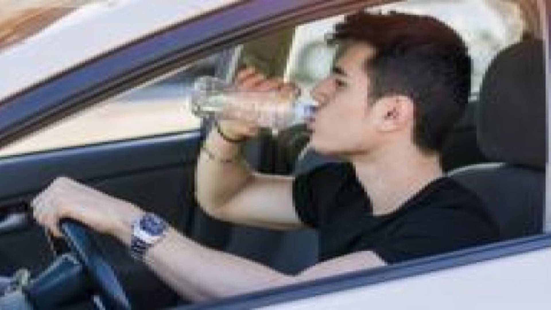 لماذا قيادة السيارة أثناء الشعور بالعطش خطير ؟