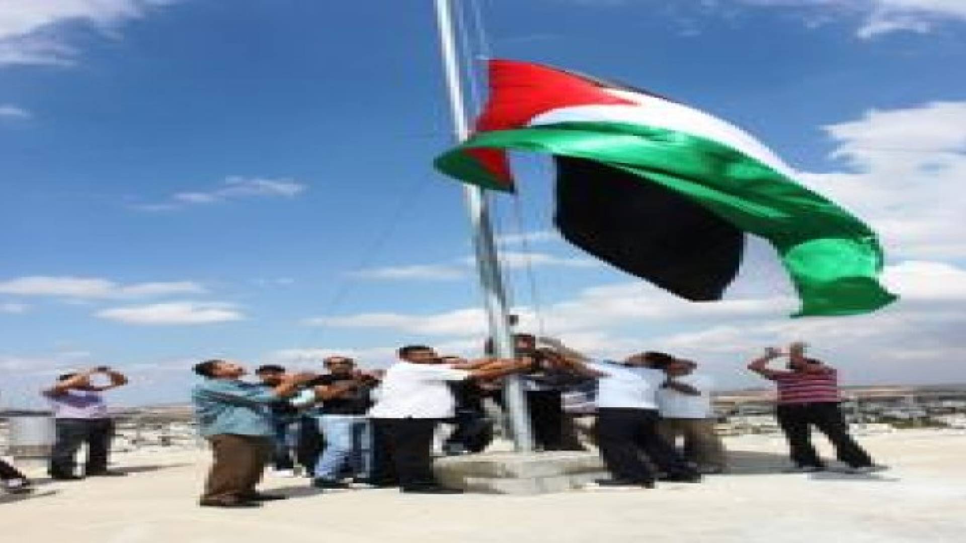 فلسطين تعلن الحداد على والدة الشهيد " الدوابشة "