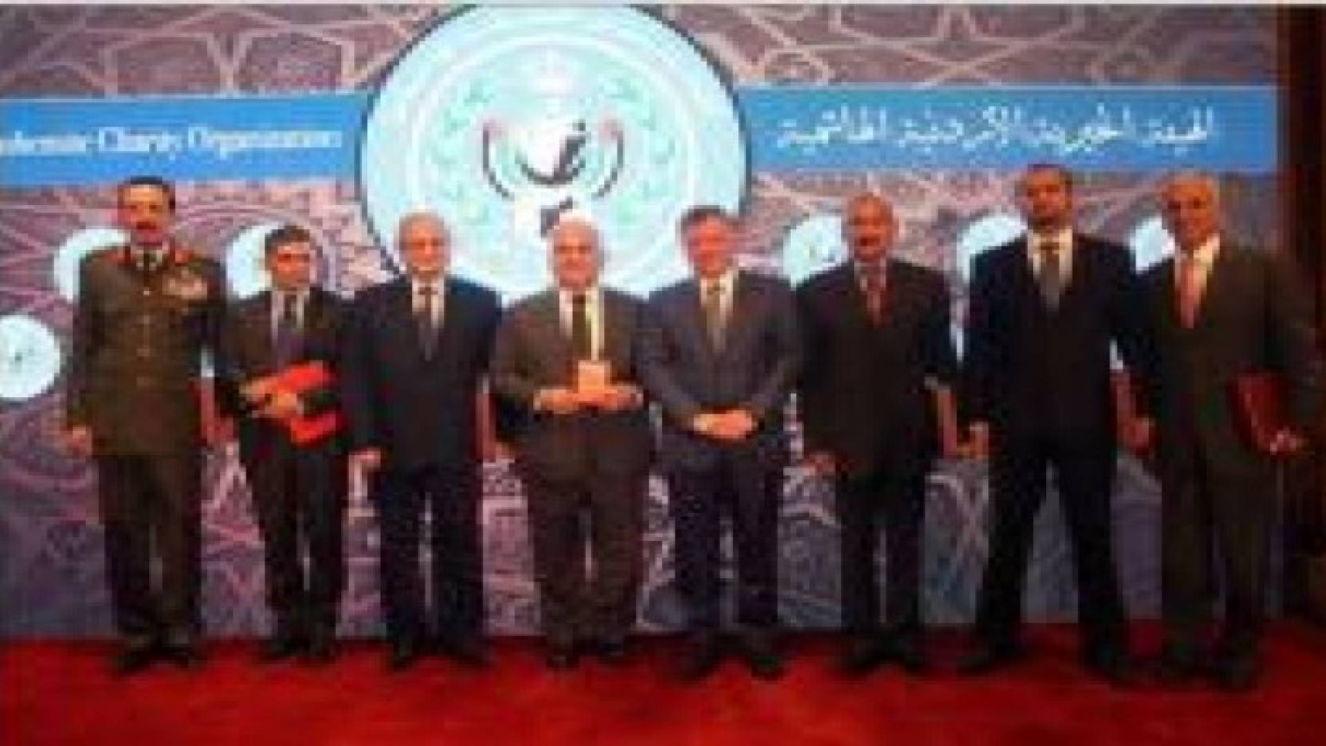 الملك ينعم بأوسمة ملكية بمرور 25 عاما على تأسيس الهيئة الخيرية الأردنية الهاشمية
