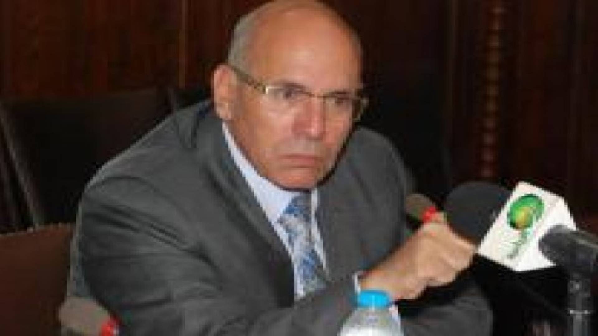 مصر: توقيف وزير الزراعة في إطار قضية فساد