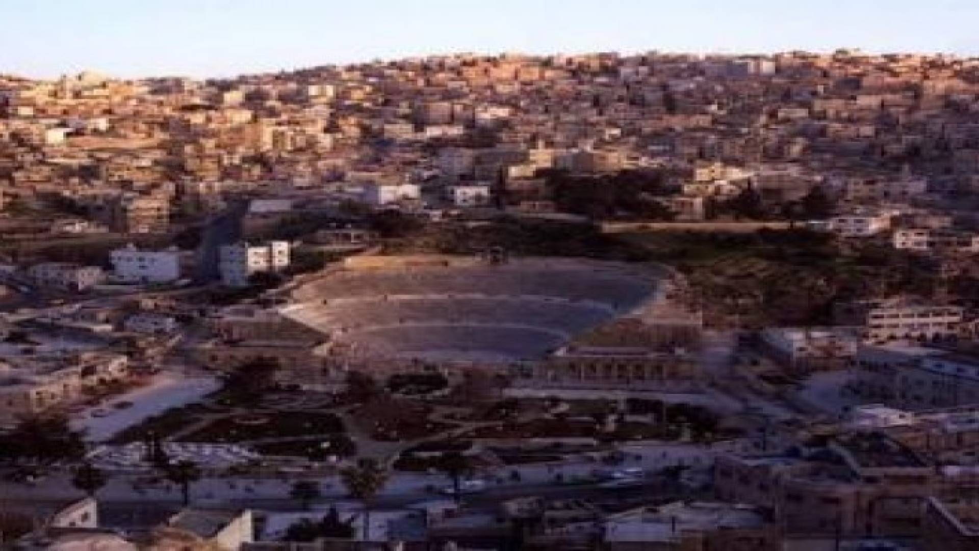 بالرغم من الانحسار البطيء للغبار: العظمى لا تزال في نهاية الثلاثينيات مئوية في المملكة