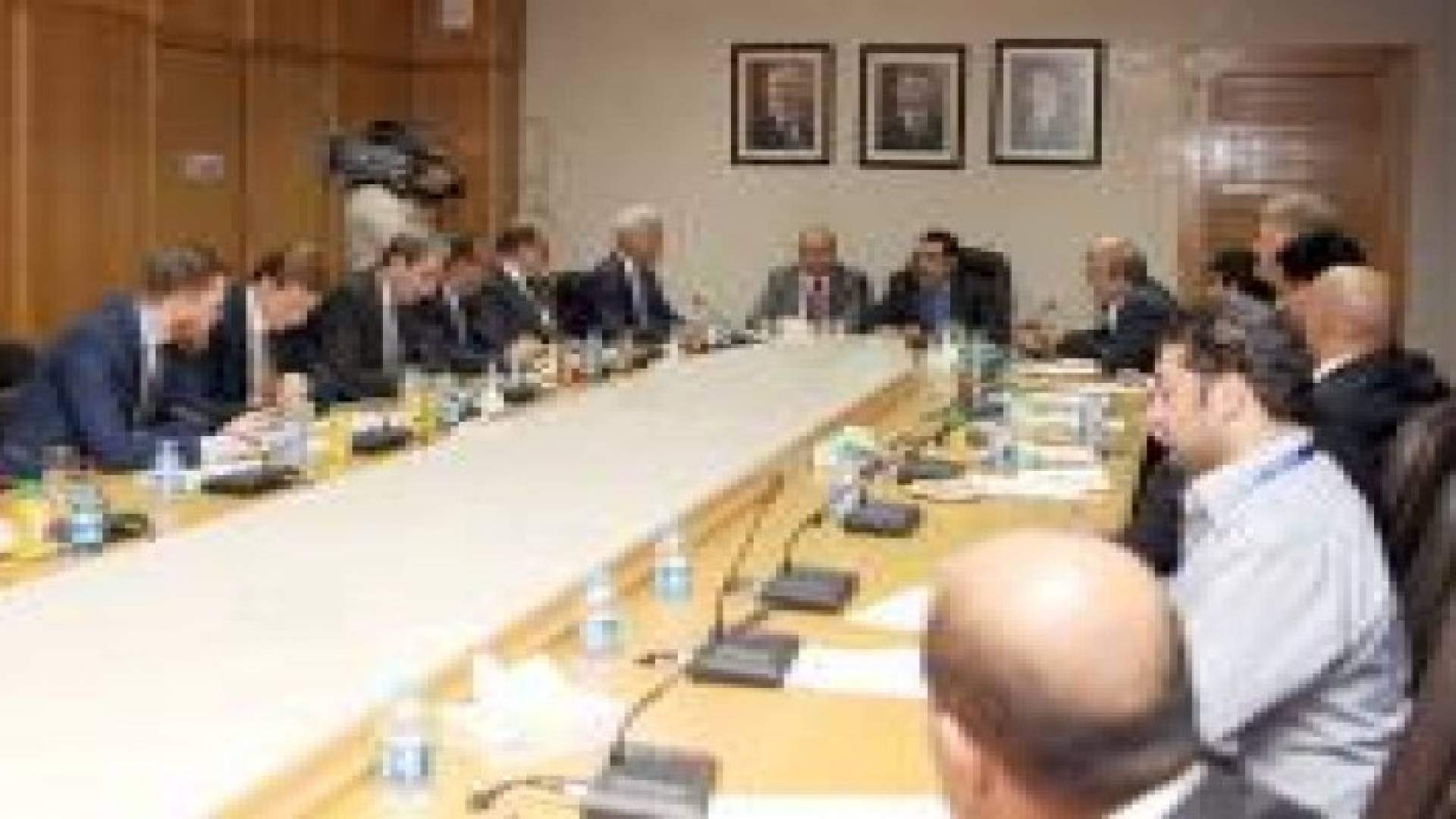 لجنة الطاقة النيابية تطالب بعدم الموافقة على رفع اسعار الكهرباء