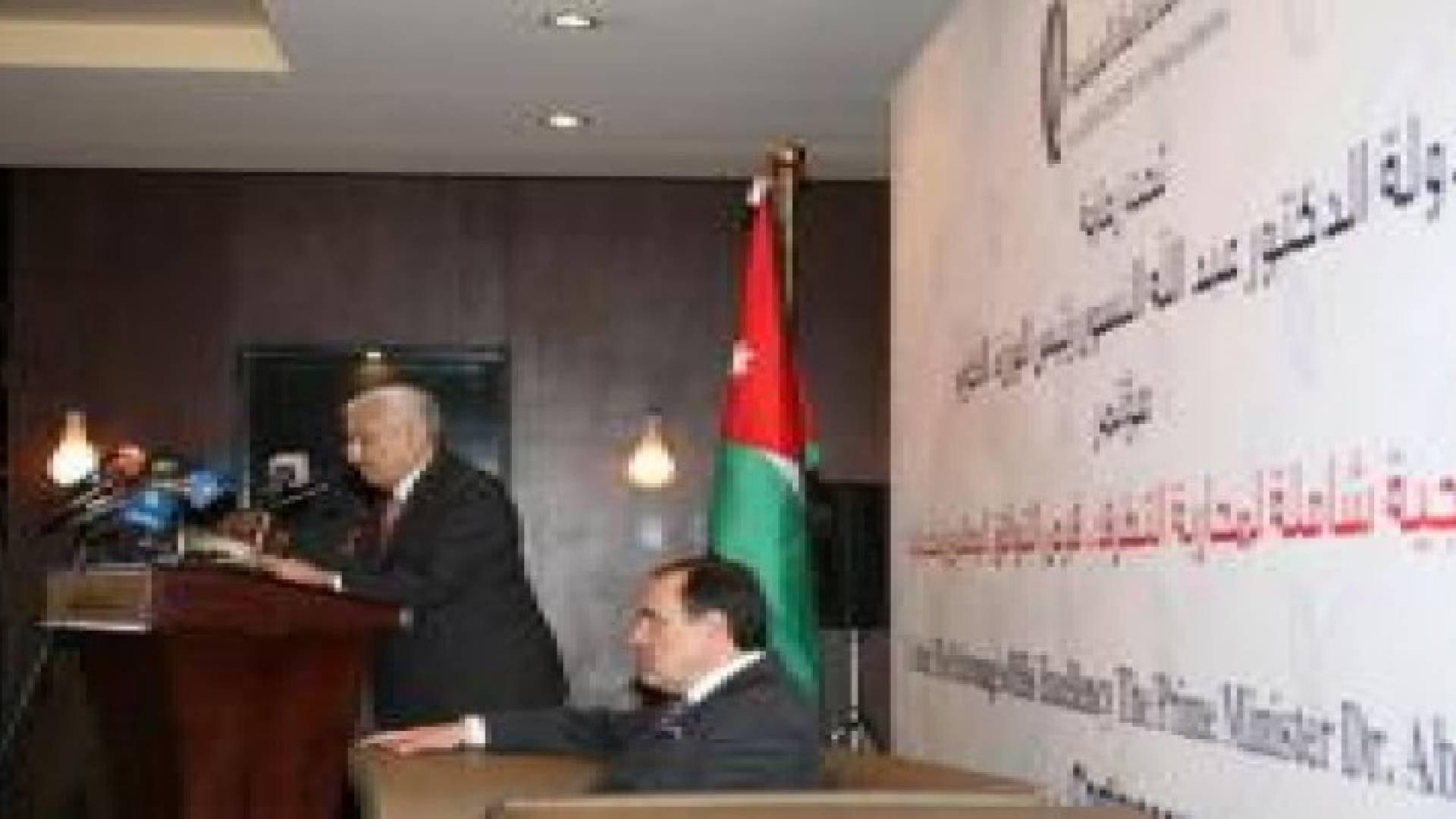 النسور: ضمان "كوتا" للاحزاب مجاف للواقع