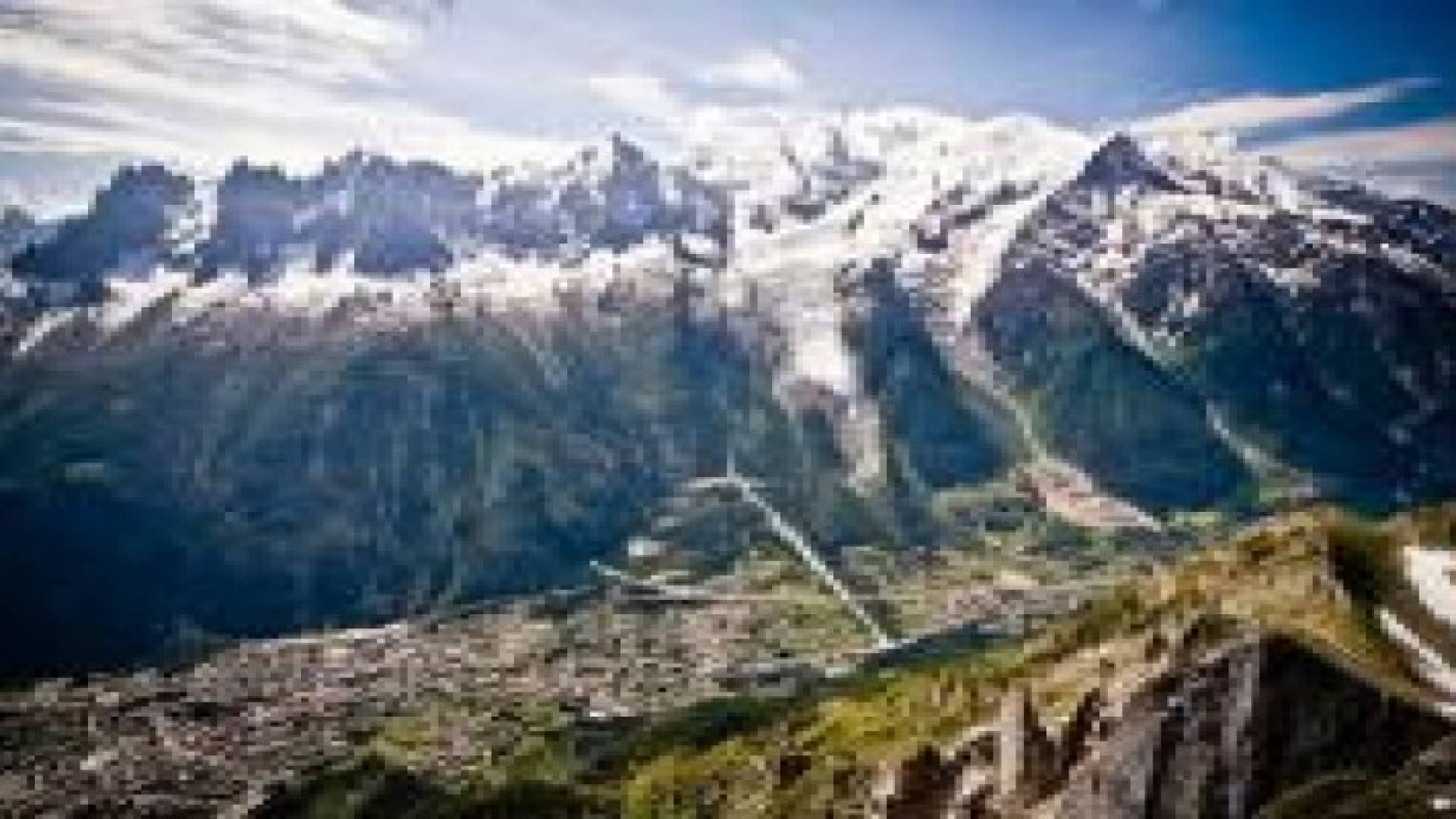 رجل طيار يلقى حتفه على مرتفعات الألب الفرنسية