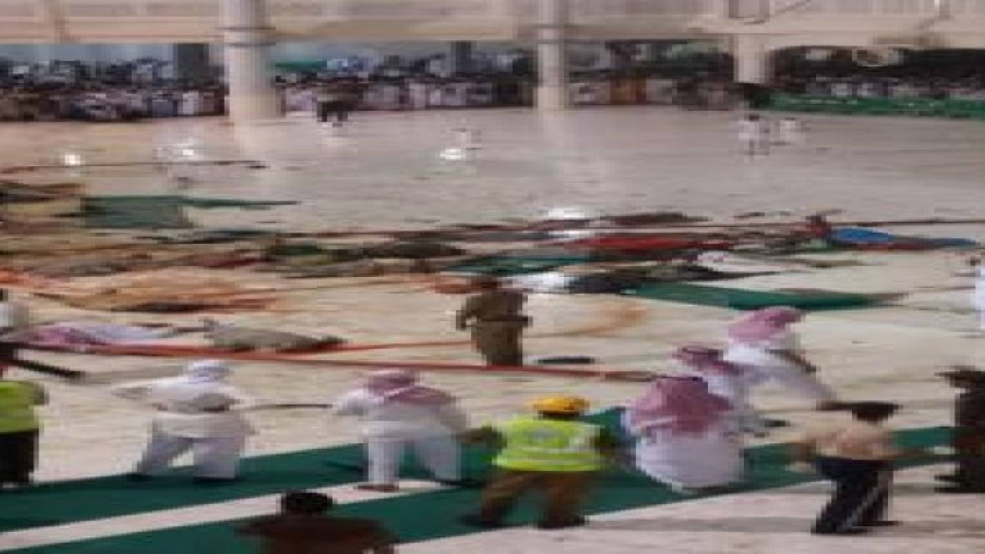 عشرات الوفيات والجرحى في الحرم المكي اثر سقوط رافعة .. فيديو وصور